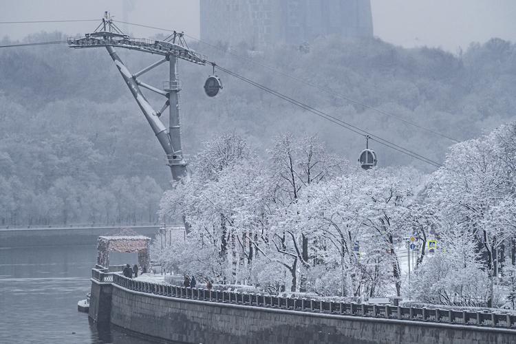 В Москве до завтрашнего вечера может выпасть пять сантиметров снега