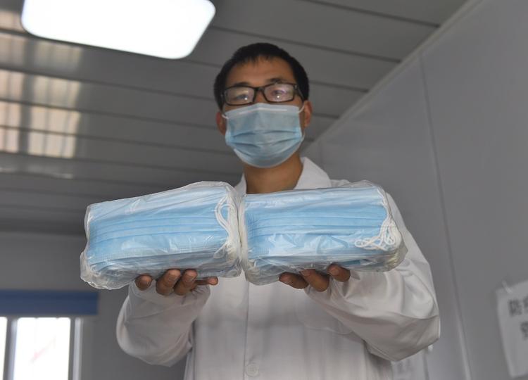 Простой способ заподозрить у себя смертельный коронавирус из Китая назвали врачи 