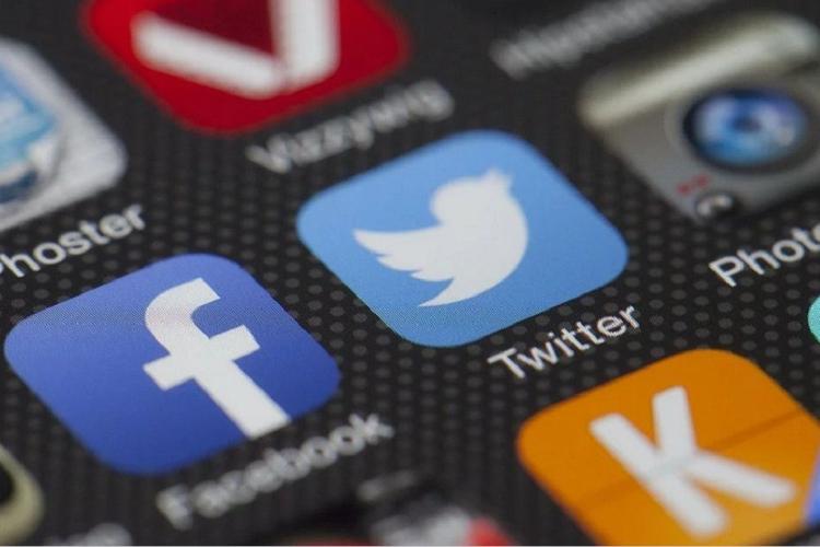 Twitter поплатился за отказ хранить личные данные россиян на территории России