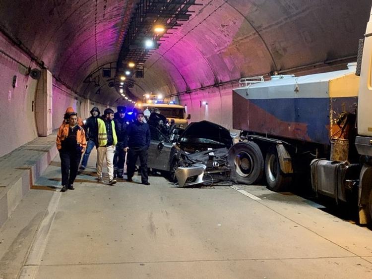 Водитель Lexus  погиб в Сочи в ДТП на дублере Курортного проспекта. Есть видеозапись