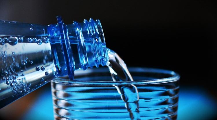 Как определить недостаток воды в организме?