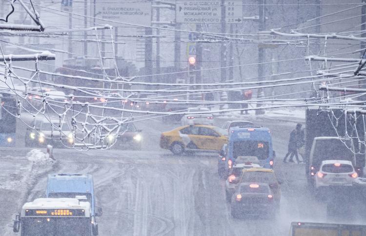 ДТП с десятью автомобилями произошло во Владивостоке из-за снегопада