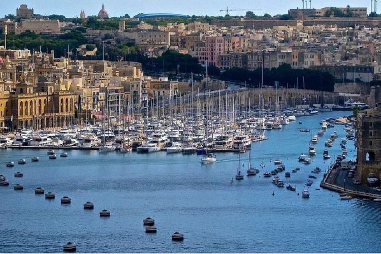 Мальта может ужесточить выдачу «золотых паспортов»