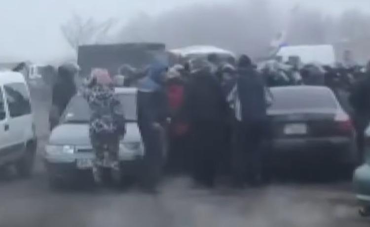 На Украине начались столкновения с полицией из-за прибывших из Уханя