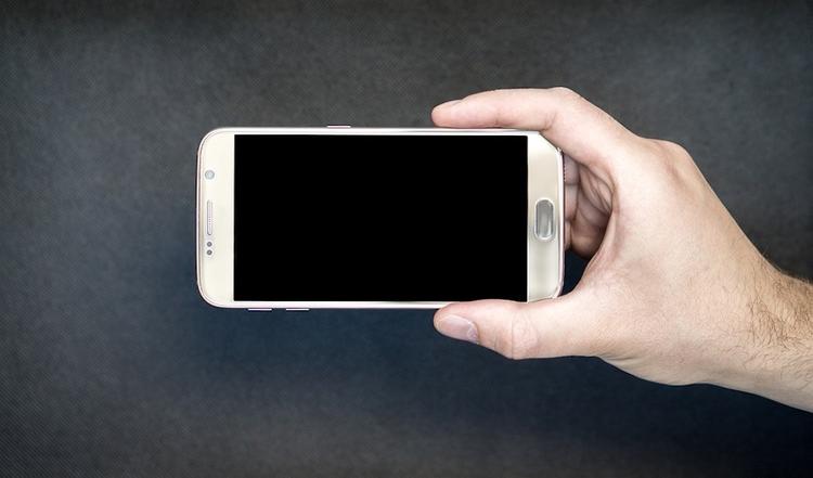 Владельцев смартфонов Samsung насторожило загадочное уведомление