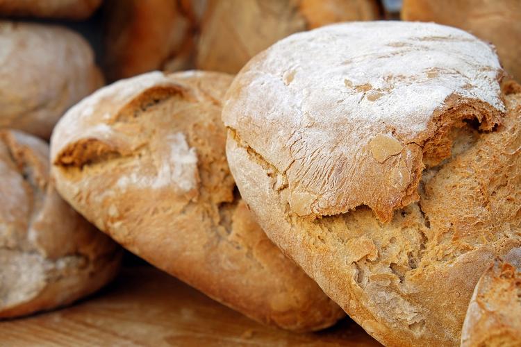 Диетологи назвали самый безвредный хлеб для худеющих