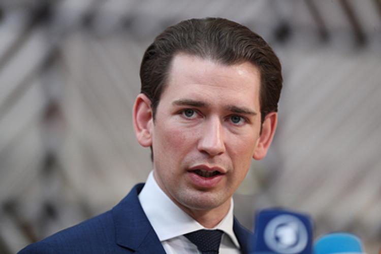 Канцлер Австрии Себастьян Курц призвал  не впадать в панику из-за распространения коронавируса в Италии