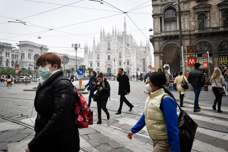 Число жертв коронавируса в Италии достигло 12 человек