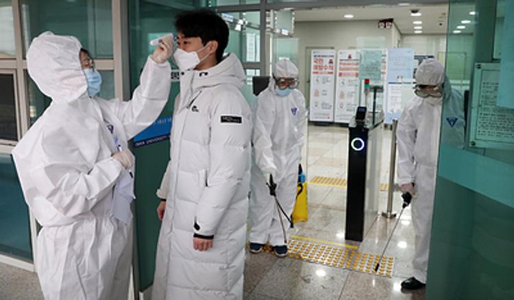 По последним данным, в провинции Хубэй КНР за сутки от коронавируса умерли 52 человека
