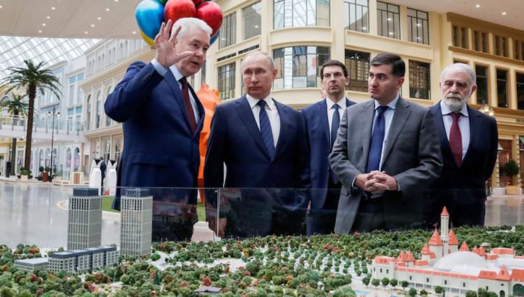 Путин и Собянин открыли крупнейший в Европе крытый парк развлечений