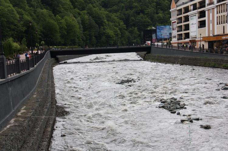 Сильные дожди и подъемы уровня воды в реках ожидается в Сочи