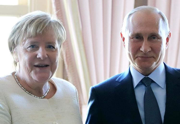 Меркель позвонила Путину, чтобы обсудить ситуацию в сирийском Идлибе