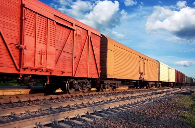 Грузооборот на железнодорожном транспорте сократился на 20%