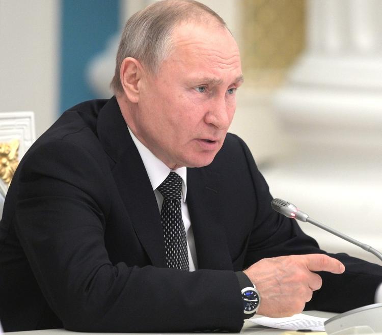 Путин  объяснил стагнацию в ситуации  с реальными доходами россиян 