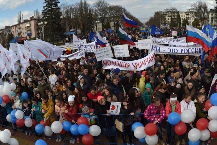 Президент может подписать закон о поправках в Конституцию в день Крымской весны