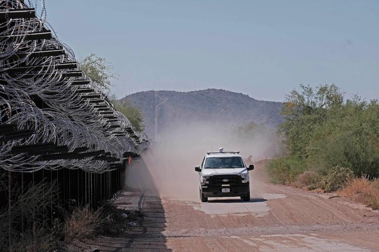 Трамп рассказал о процессе строительства стены на границе США и Мексики