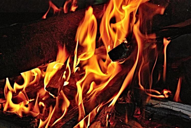 В Башкирии при тушении пожара в доме обнаружено тело мужчины