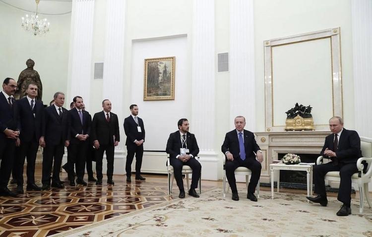 Переговоры с Эрдоганом велись около статуи Екатерины II и картин о русско-турецкой войне 