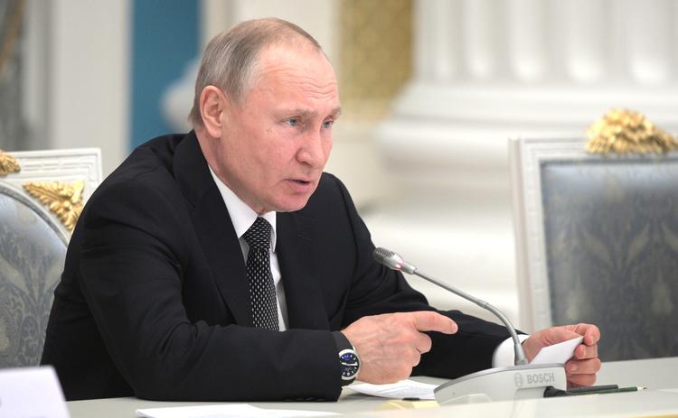 Путин считает, что для России необходимо ограничение числа президентских сроков