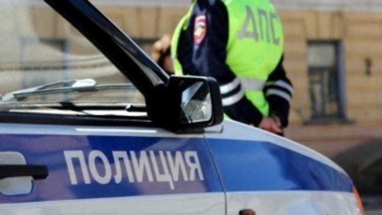 Видео: во дворе дома в Воронеже стреляли в водителя через оконо автомобиля