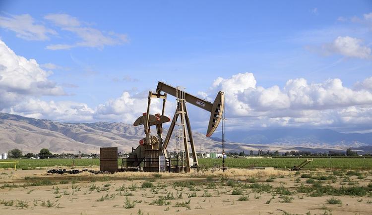 Цены на нефть смогли отыграть треть утреннего падения