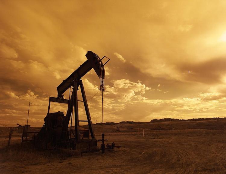 На открытии торгов стоимость нефти марки Brent рухнула почти на треть