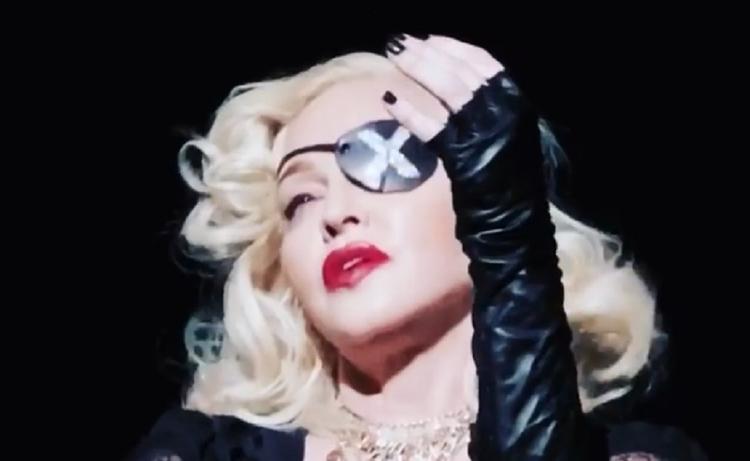 Мадонна отменила парижские выступления из-за коронавируса