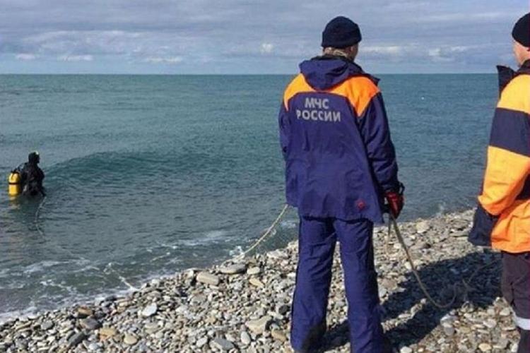 В Сочи прекратили поиски двух подростков, которых смыло в море в феврале