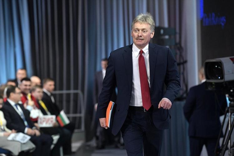 Песков посоветовал кремлевским журналистам не приходить на работу с насморком