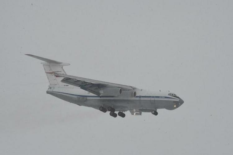 Самолет из Петербурга готовится  к вынужденной посадке  в Екатеринбурге