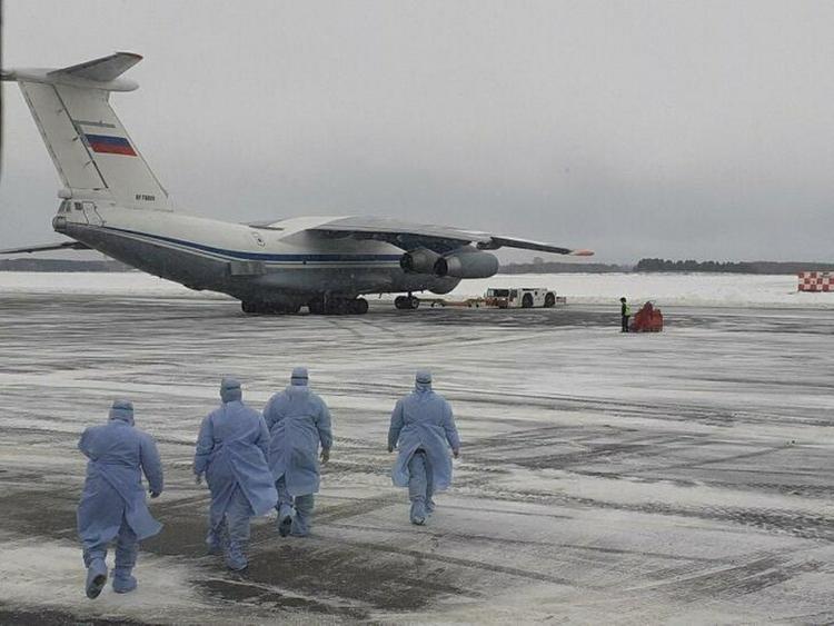 В Госдуме посоветовали россиянам отказаться от поездок за границу  минимум  на один год