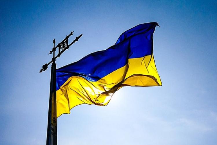 В Киеве к посольству России движется колонна радикалов и националистов