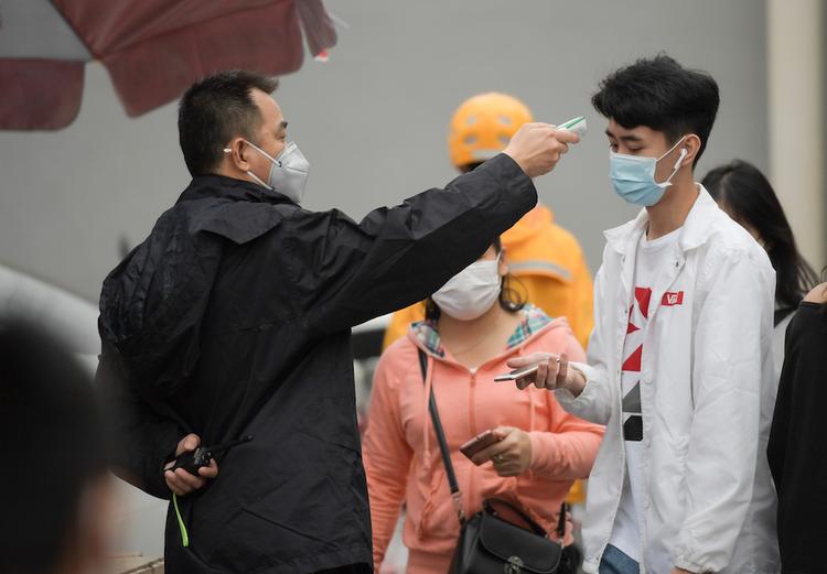 Число жертв коронавируса в Китае достигло 3237 человек