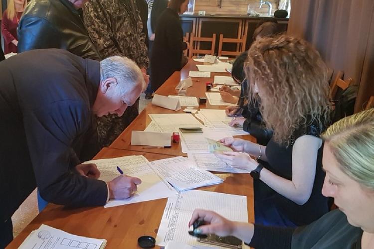 Оппозиционер Бжания предварительно побеждает на выборах президента Абхазии
