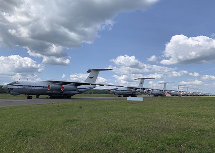 Десятый военный самолет вылетел из России в Италию для помощи в борьбе с коронавирусом