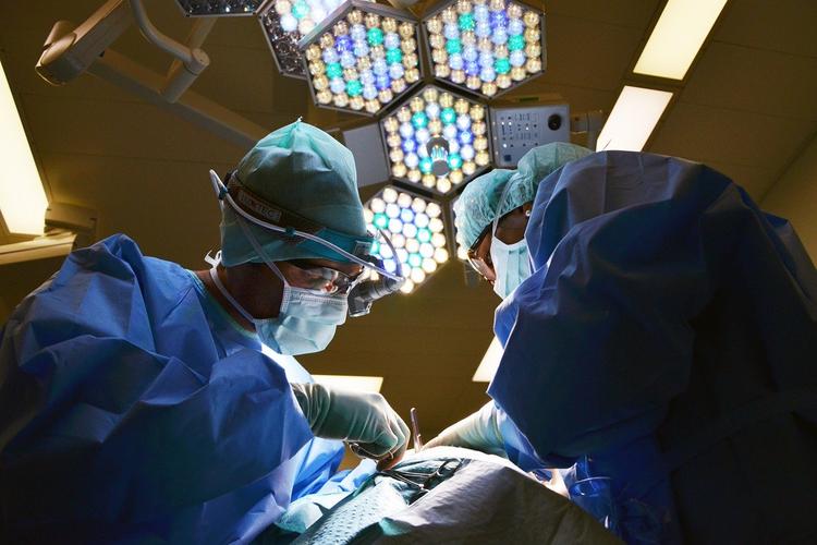 Опухоль диаметром 9 сантиметров удалили пациентке в Подмосковье