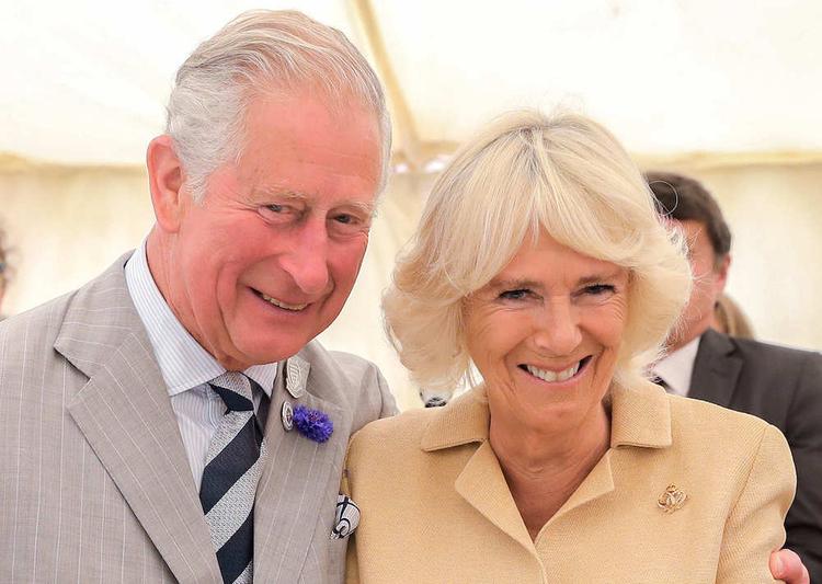 Принц Чарльз с женой покинули Лондон из-за коронавируса