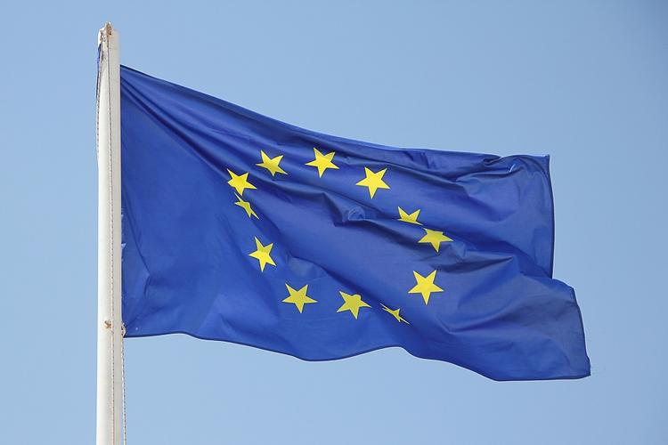 ЕС проведет переговоры о вступлении с Албанией и Северной Македонией