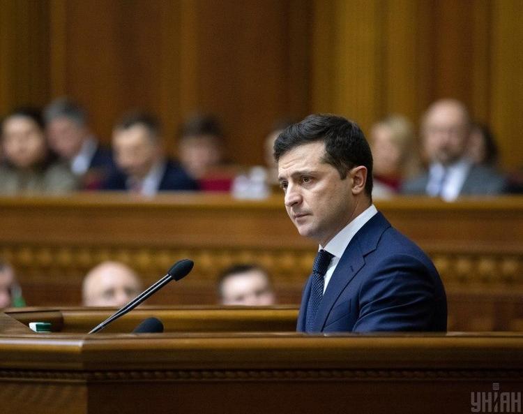 Зеленский сообщил  об угрозе дефолта на Украине 