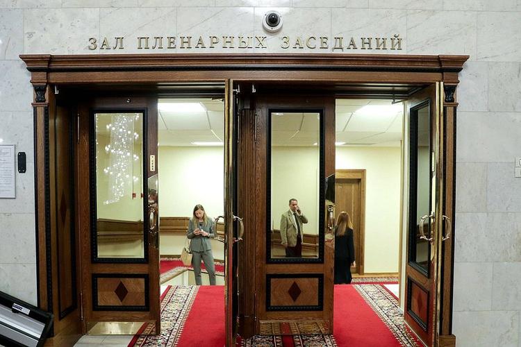 Госдума отложила процесс обязательной предустановки российского ПО на гаджеты 