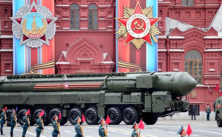 В Кремле прокомментировали информацию о возможности переноса парада Победы