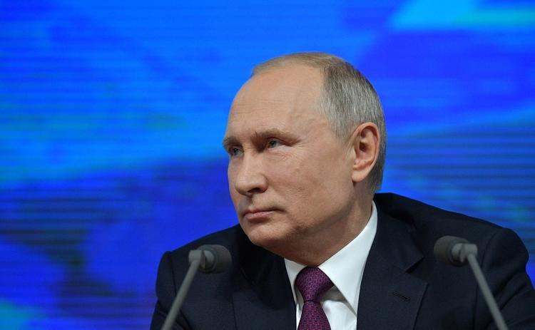  Путин подписал закон о введении штрафов за нарушение карантина и размещение фейковых новостей