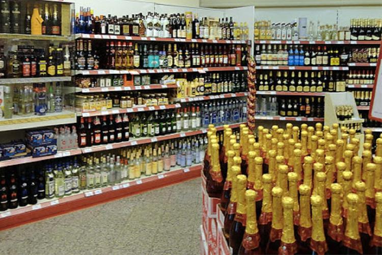 Продажу алкоголя и табака ограничили в ряде регионов России на период самоизоляции