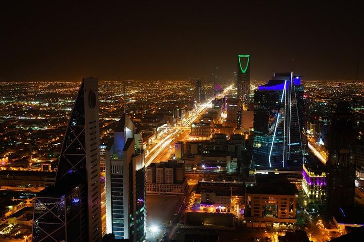 Саудовская Аравия призвала созвать экстренную встречу стран ОПЕК+