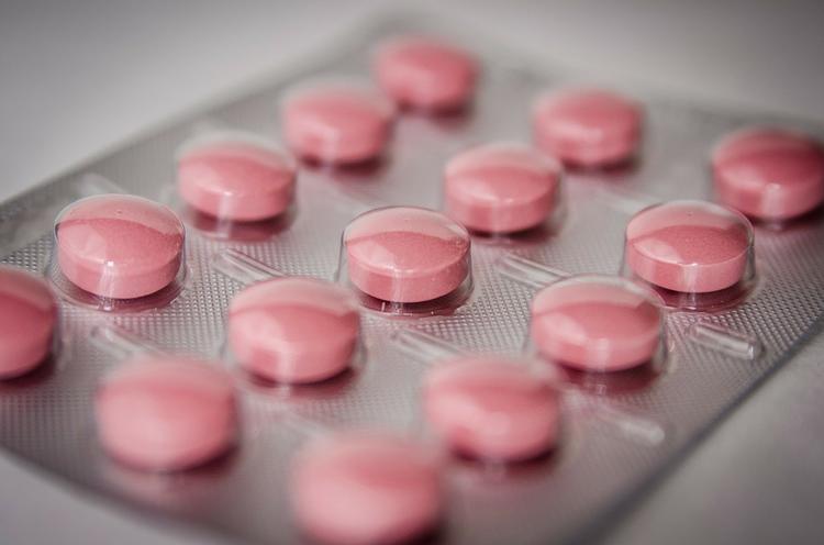 Женщины, пьющие противозачаточные таблетки, принимают решения быстрее, но не всегда верно 