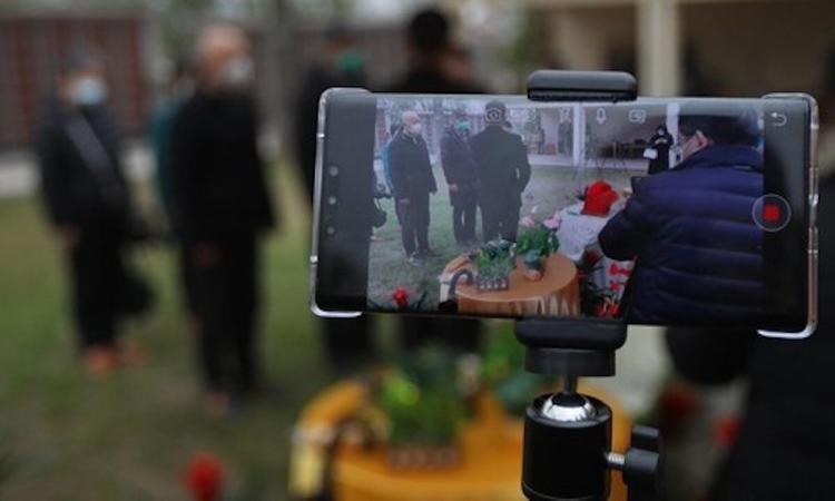 В Крыму ноу-хау: он-лайн трансляция похорон
