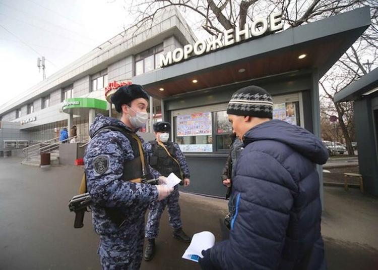 В Москве выписаны первые штрафы за нарушение карантина