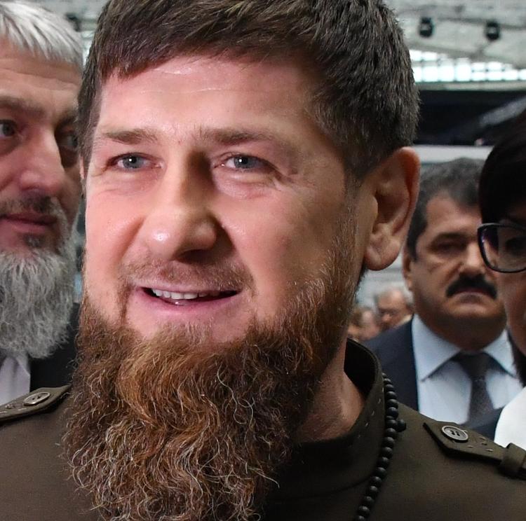 Кадыров запретил выходить на улицу в Чечне с 20 часов до 8 