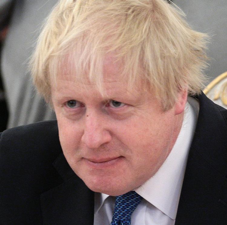 Британский премьер Борис Джонсон из-за коронавируса остается в больнице под наблюдением медиков