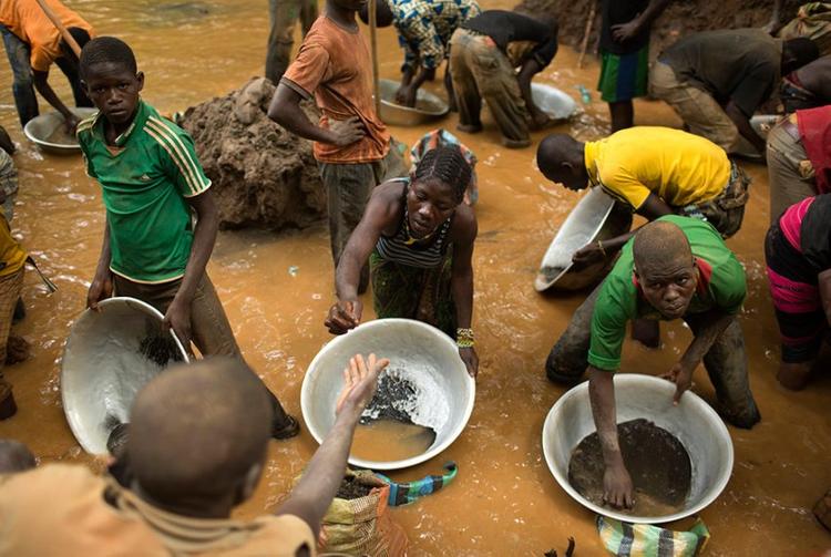 Африканским странам снова грозят смерть от голода и нищета. Выжившие будут прорываться в Европу